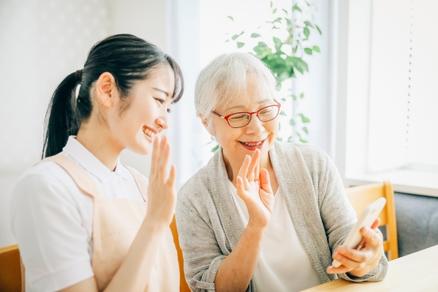 POTZオンラインイベントでスマホやパソコンで楽しめることお話しています。